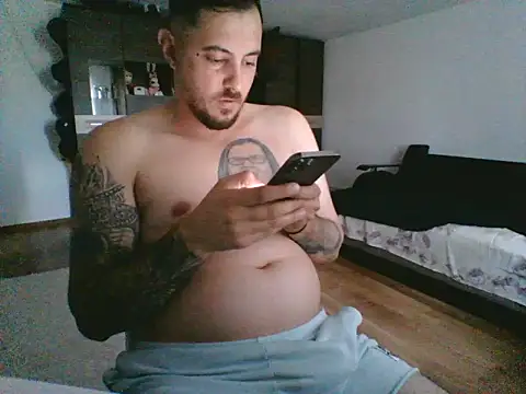 DaNNyeL016 live cam on StripChat