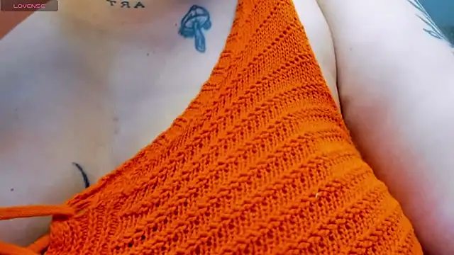 NikkiSummer live cam on StripChat