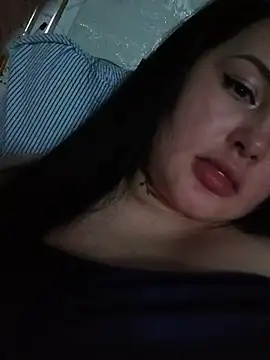 Viktoria_Sam live cam on StripChat