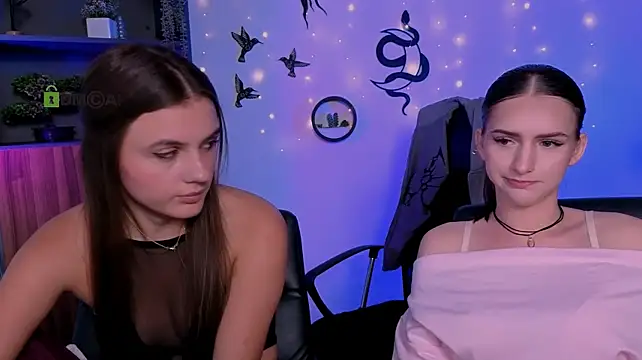 lisa_dark_ webcam