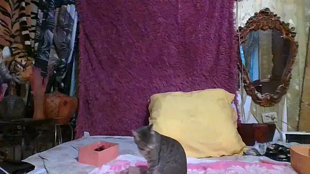 LoaqLovew webcam