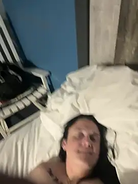 SexyFiestyrawr webcam