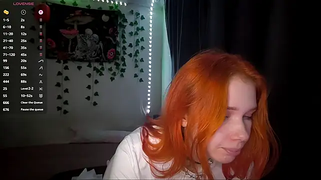 RedAriana webcam