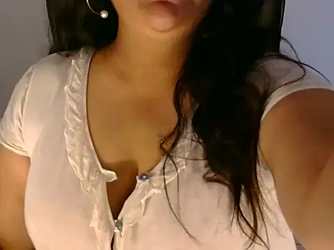 Jenny_lovee live cam on StripChat