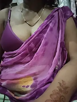 Ezabelljohn live cam on StripChat