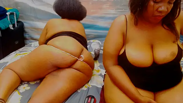 CURVYELEGANCExxx live cam on StripChat
