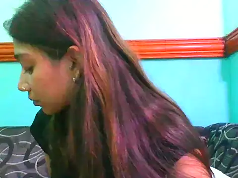prettysmileaaliyah live cam on StripChat