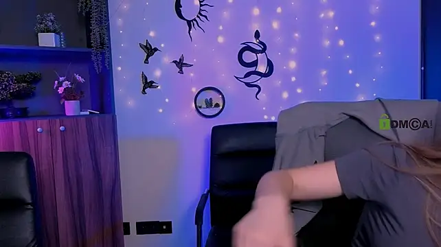 lisa_dark_