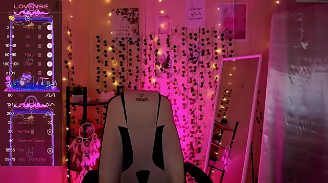 AnyaTaylor_ webcam