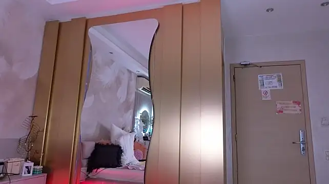JullyBlair webcam