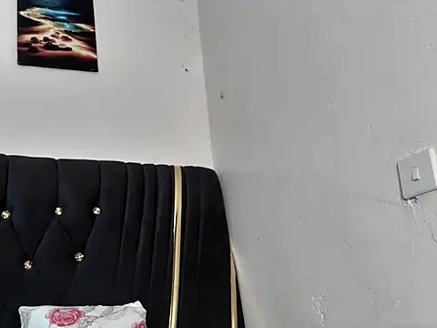 sexyleah25 webcam
