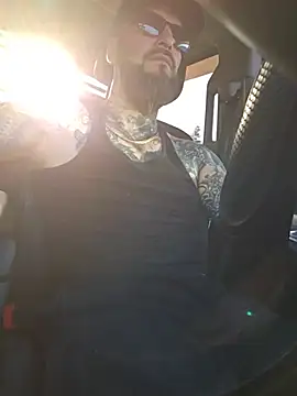 Beardedtattood webcam