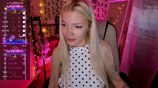 AnyaTaylor_ webcam