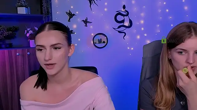 lisa_dark_ webcam
