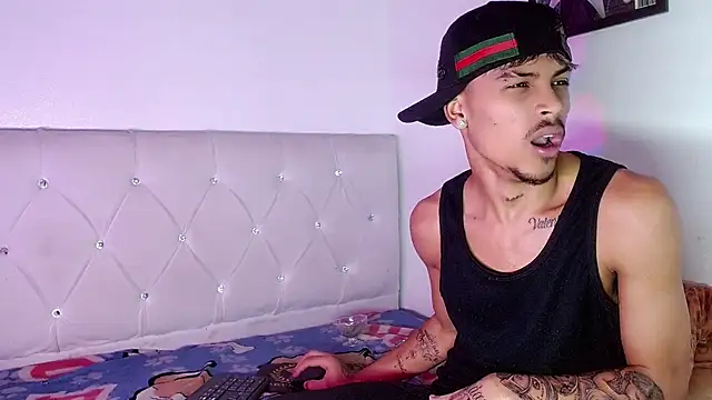 Angel_foxc13 webcam