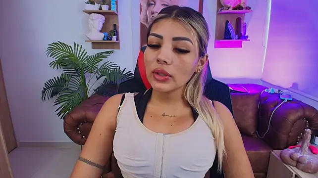 SALOOMEE__ webcam