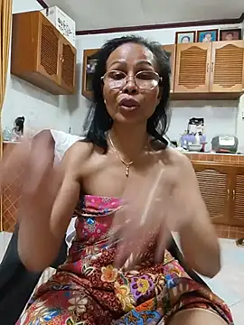 Mama_Eva_1 webcam