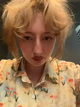 RonnieKiss webcam