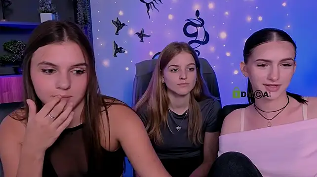 lisa_dark_ webcam