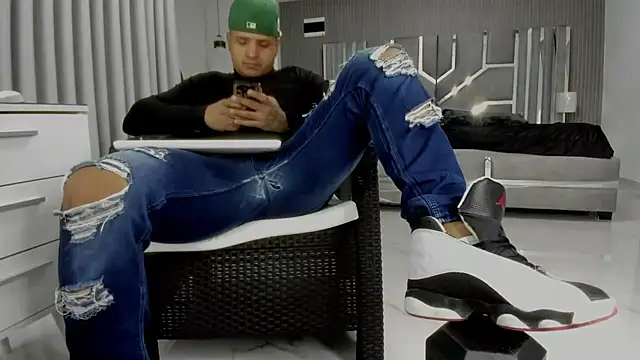 master_leather webcam
