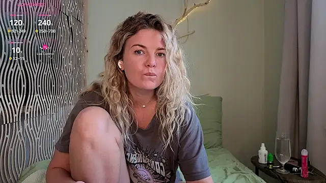 VibeJenny webcam