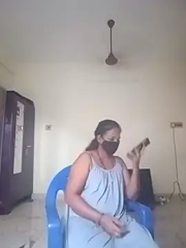 tamil_lekha webcam