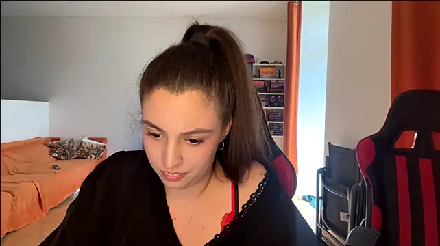 SweetFenomen67 webcam