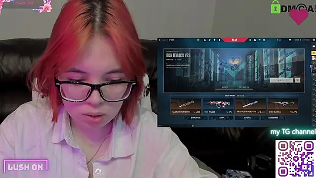 LinneaChan webcam