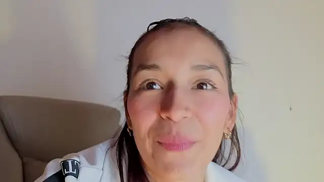 Aura_moons webcam