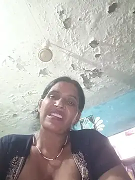 AadikiAunty webcam