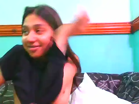prettysmileaaliyah webcam