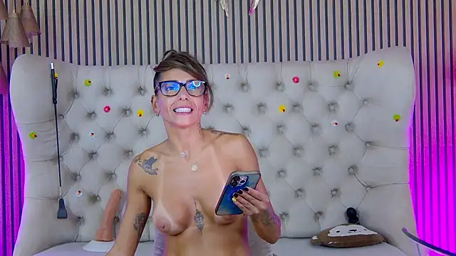 PlayfulShow webcam