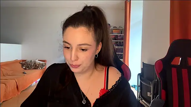 SweetFenomen67 webcam