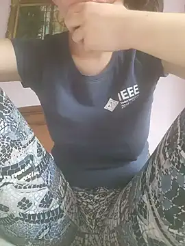 LaraBelle live sex cam