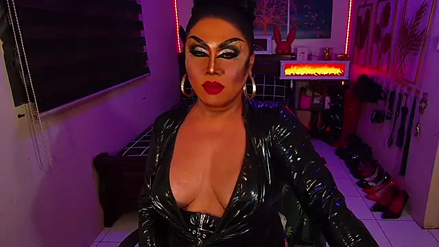 xCumOnOverMex webcam
