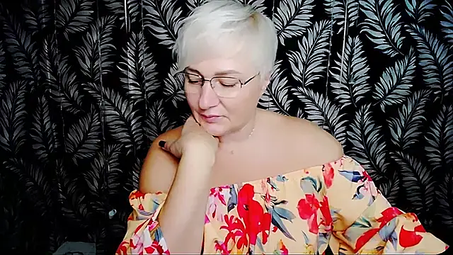 Olivia_playful webcam