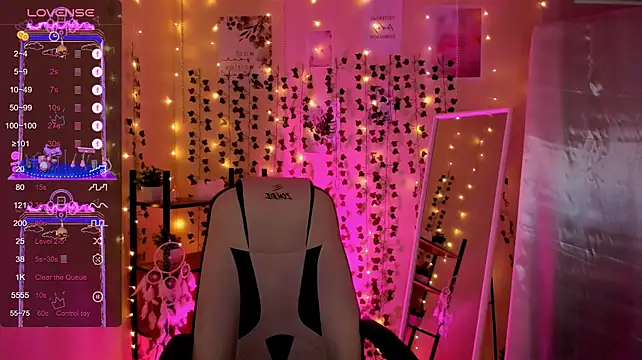 AnyaTaylor_ webcam
