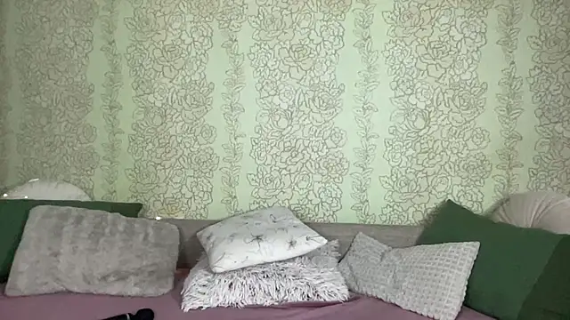 IvyLebelly live cam on StripChat