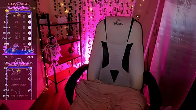 AnyaTaylor_ webcam