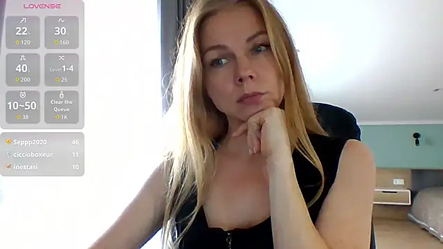 Tina5394 live cam on StripChat
