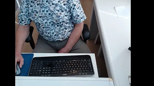 dutchpornking live cam on StripChat