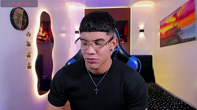 Damian_latinxxx live cam on StripChat