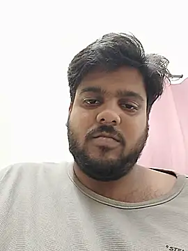Cutehornyyboiy webcam