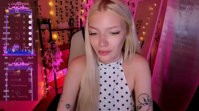 AnyaTaylor_ webcam
