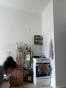 SkinnyLilly webcam