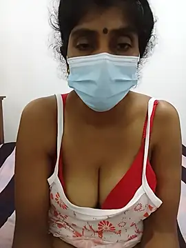 Amisha-35 live cam on StripChat