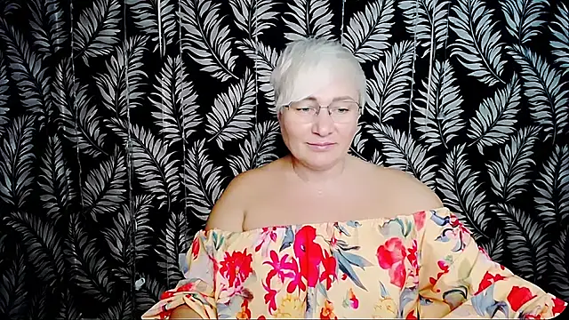 Olivia_playful webcam