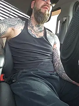beardedtattood (Ask my age) - 😈 Make daddy's cock hard😈