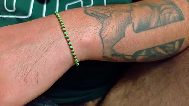 marcus_aress777 (M young) - 2 fingers in my pussyboy 😈