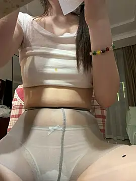 pingguo127 (F young) - 脱掉衣服直播（留下内裤）舔鸡巴